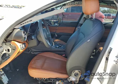 2019 Alfa Romeo Giulia z USA, uszkodzony, nr VIN ZARFAMAN4K7600335